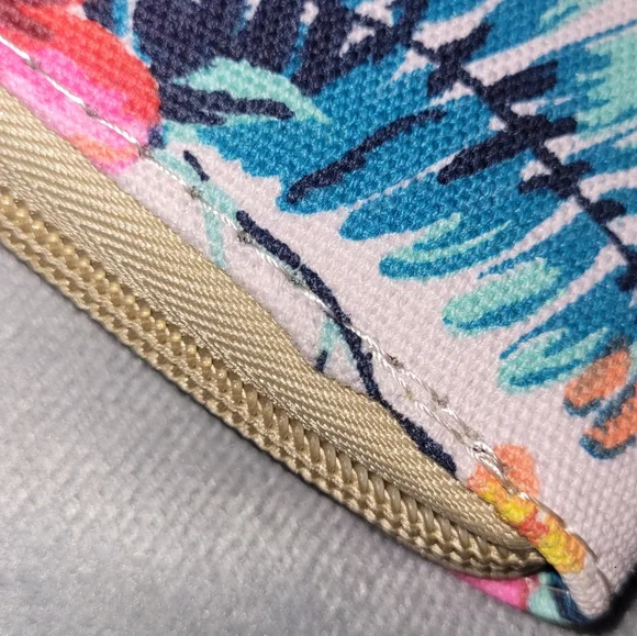 Canvas Zip Wallet - Picture 16 of 16